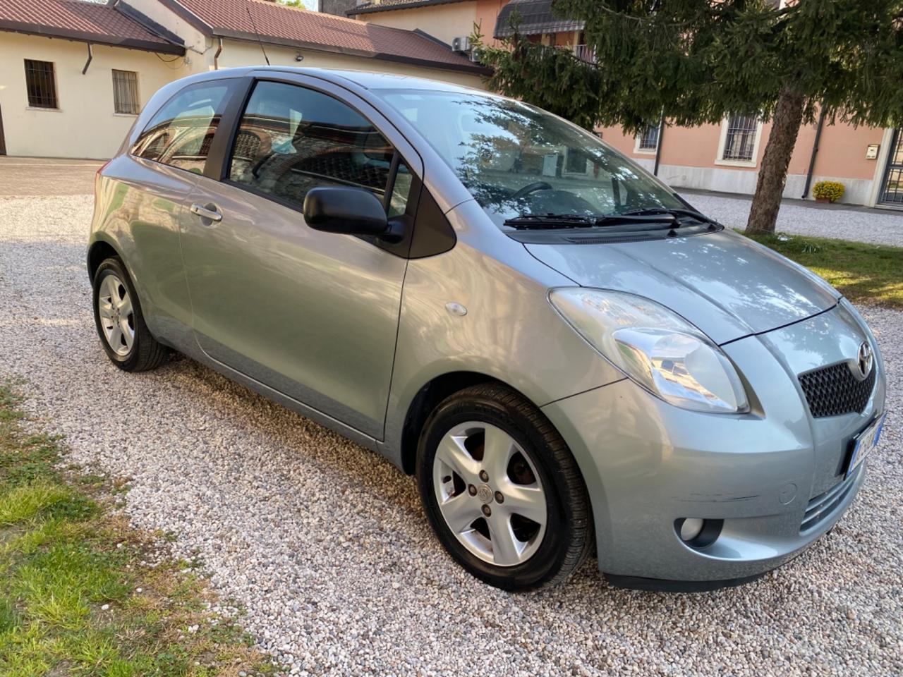 Toyota Yaris 1.3 3 porte