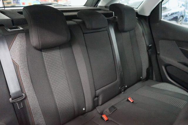 PEUGEOT 3008 BlueHDi 130 S&S EAT8 Business Uniprop. Tagliandata