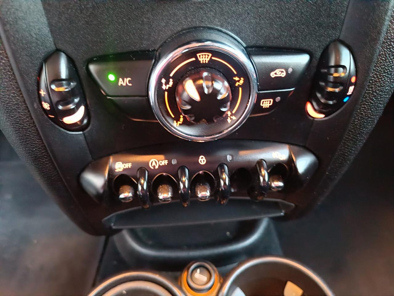 Mini Cooper D Countryman 1.6 2015 solo 129.000 Km.