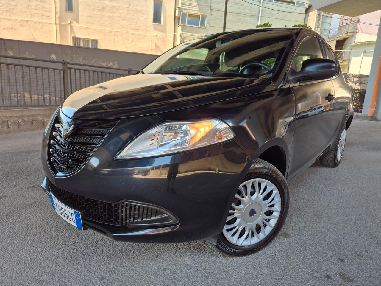 LANCIA Y 900 GAS (METANO) PERFETTA IN TUTTO DEL 2015