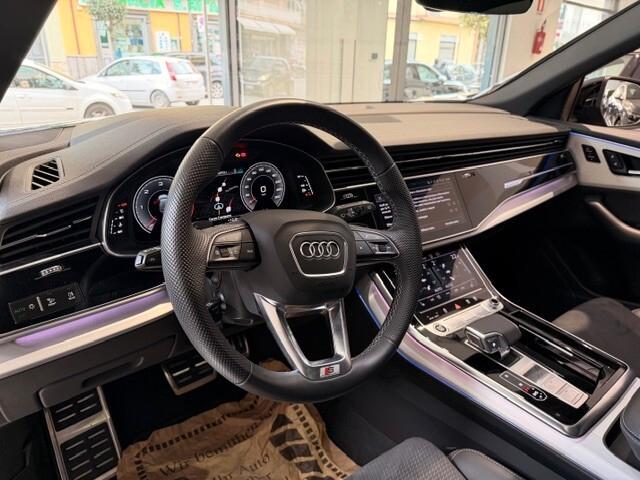 Audi Q8 BLACK LINE 50 TDI quattro 286cv
