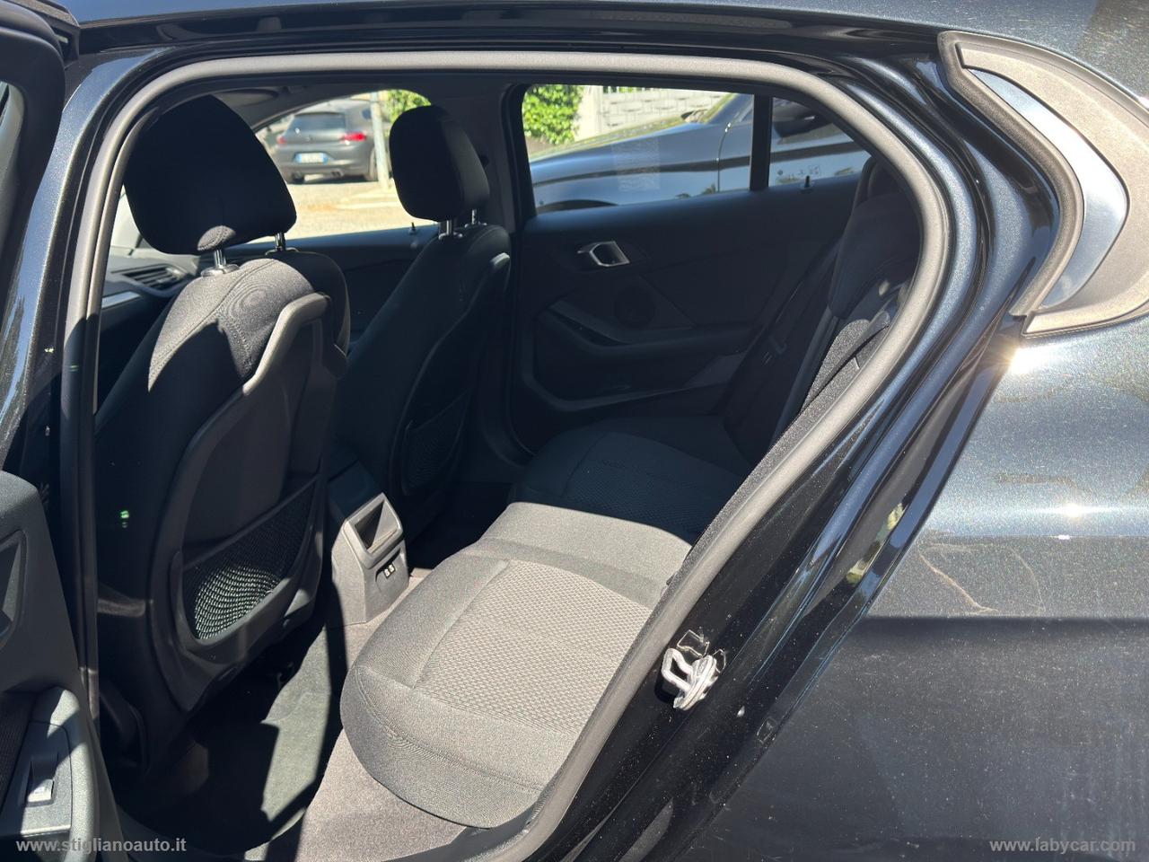 BMW 116d 5p. Business Advantage FARI CAR PLAY