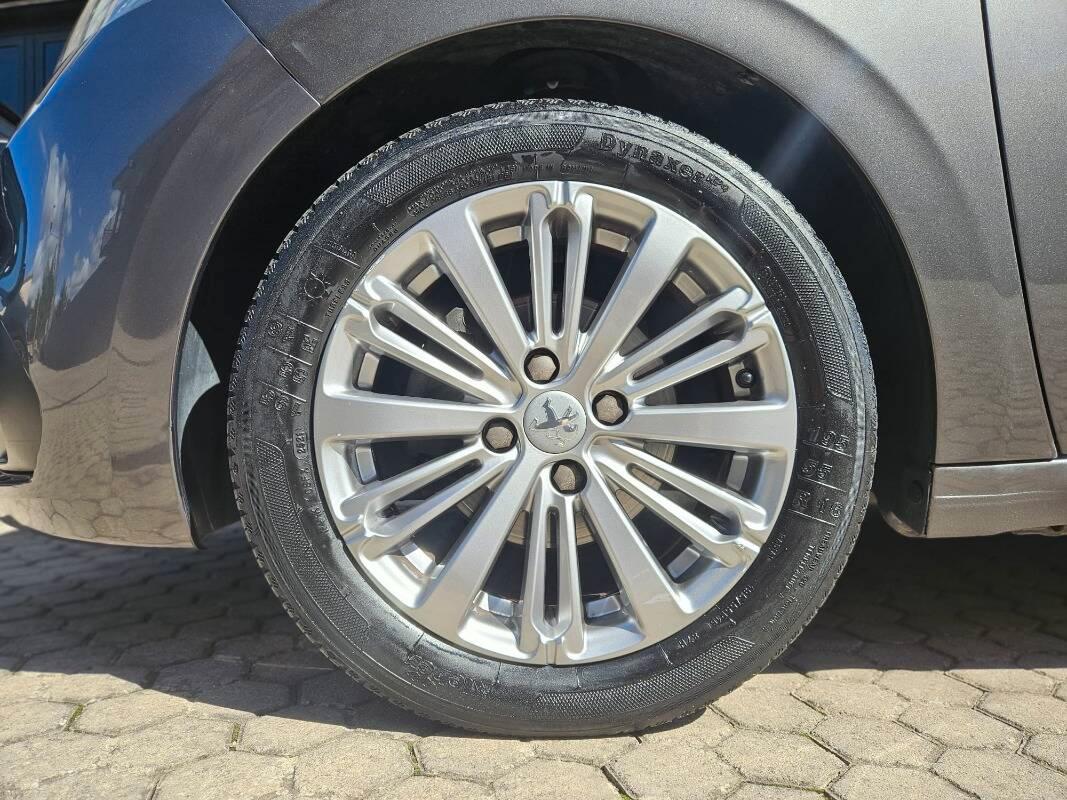 Peugeot 208 1.2 puretech Allure gpl 82cv 5p