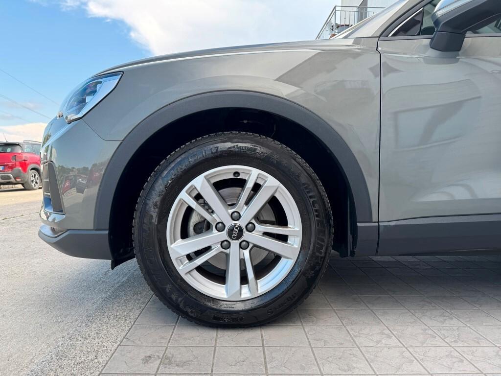 Audi Q3 35 TDI S tronic Business