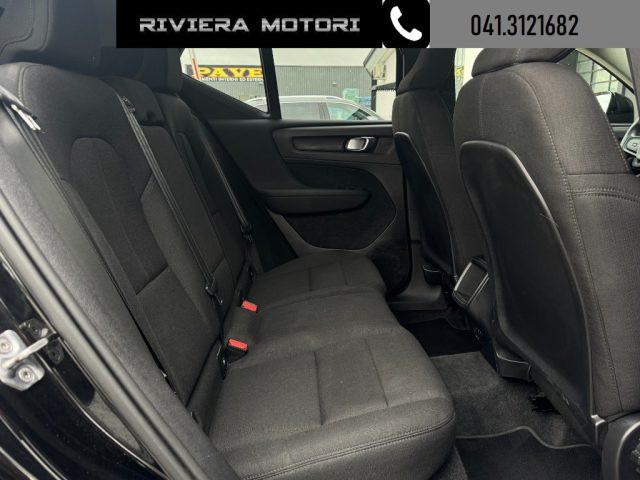 VOLVO XC40 T2 Momentum Core