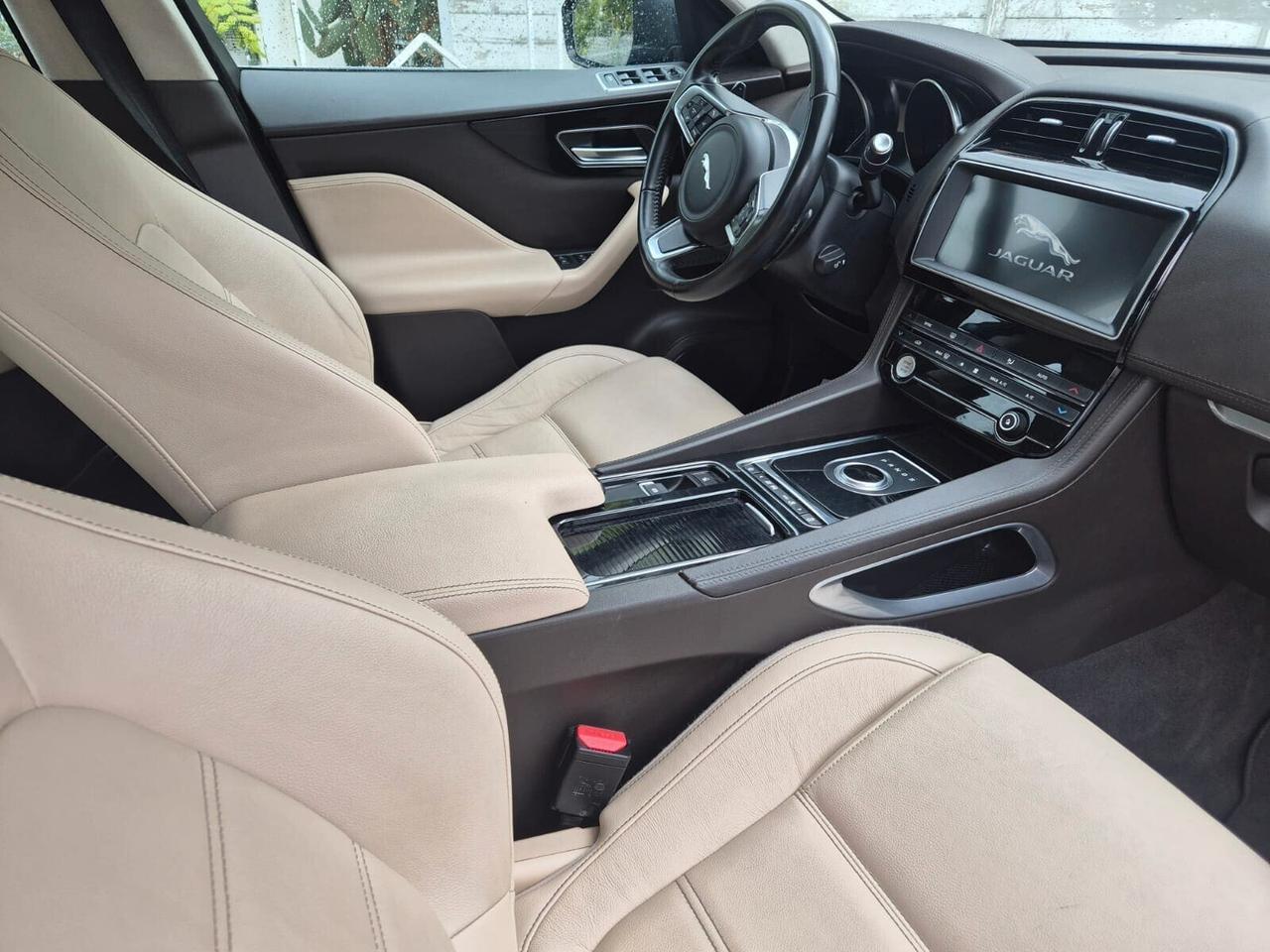 Jaguar F-Pace 2.0 D 180 CV AWD automatica Prestige