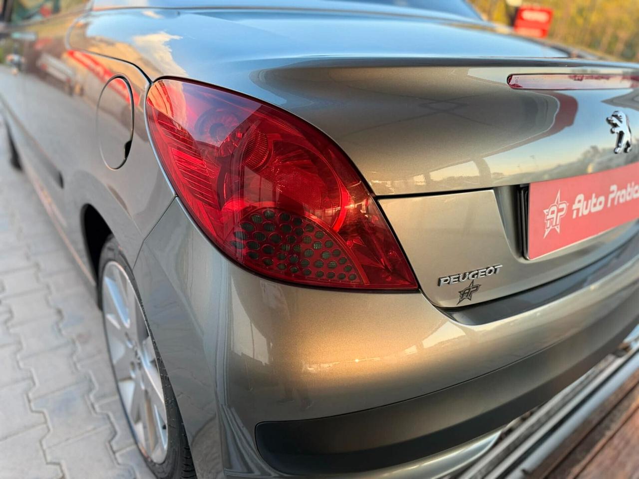 Peugeot 207 1.6 HDi 110CV 3p.CABRIO Féline OK NEOPATENTATI