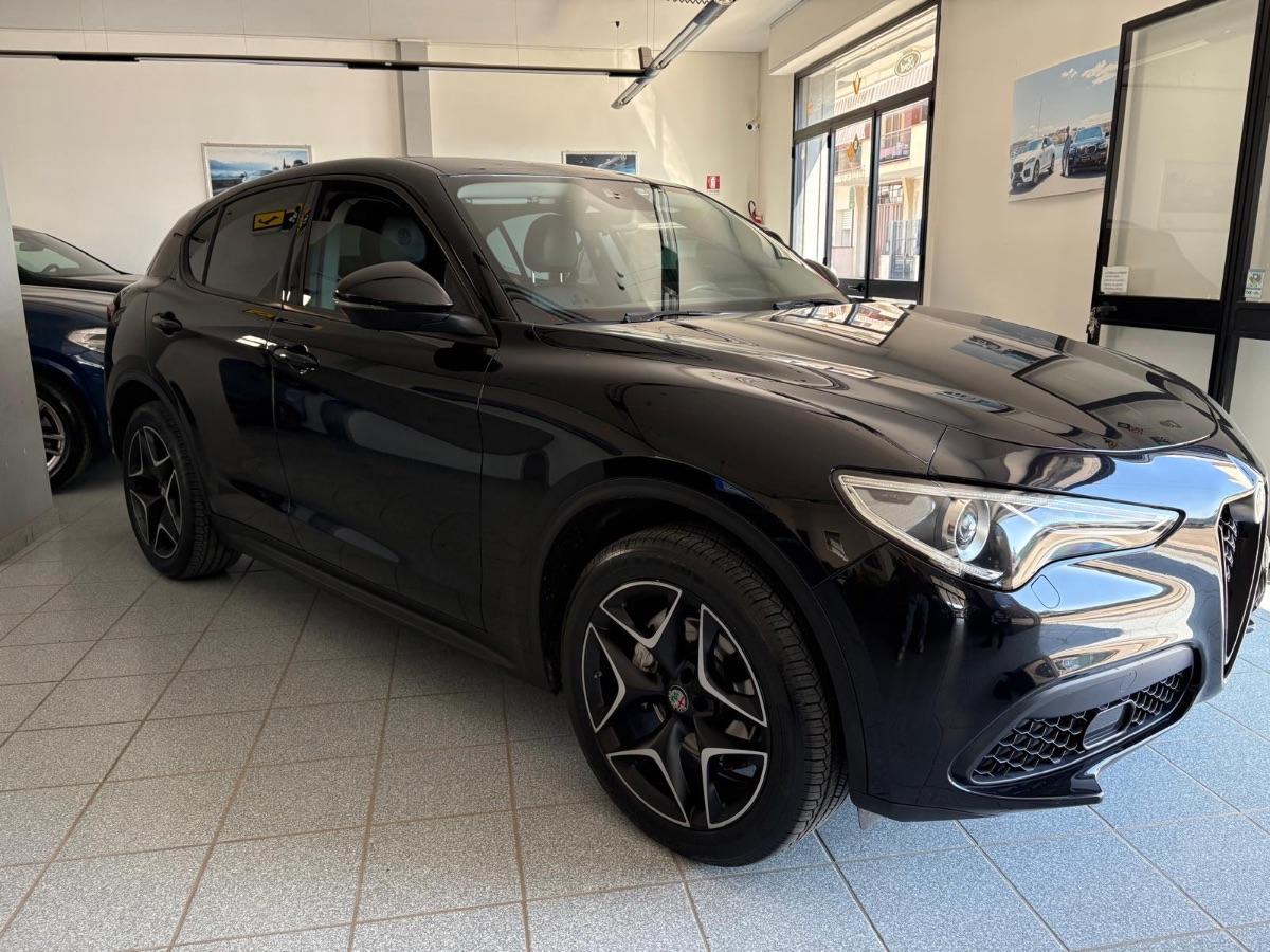 ALFA ROMEO STELVIO 2.2 T.diesel 190 CV AT8 Q4 Exec. UNICO PROPRIETARIO/ NAVIGATORE/ PORTELLONE ELETTRICO