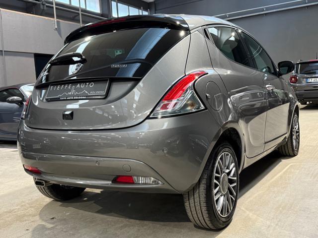 LANCIA Ypsilon 1.0 FireFly 5 porte S&S Hybrid Silver