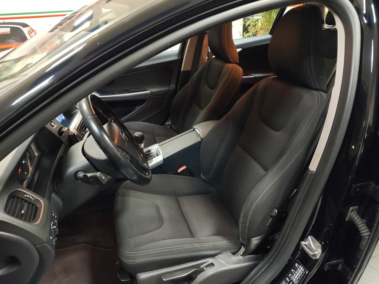 Volvo V60 D2 1.6 DIESEL NEOPATENTATI