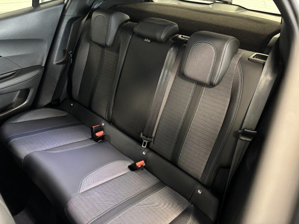 Peugeot 2008 1.5 BlueHDi Allure Navi Pack