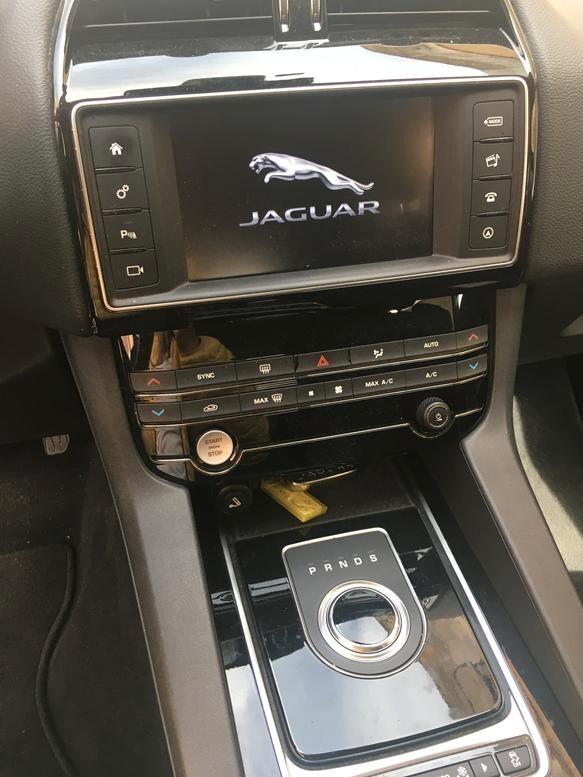 Jaguar F-Pace 2.0 D 240 CV AWD aut. R-Sport