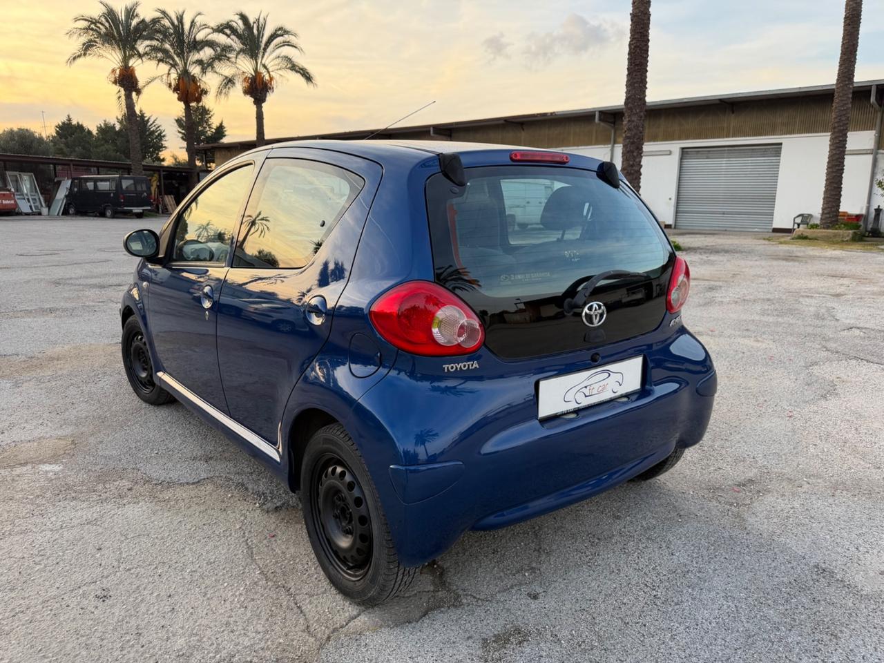 Toyota Aygo 1.0 12V VVT-i 5 porte Blue