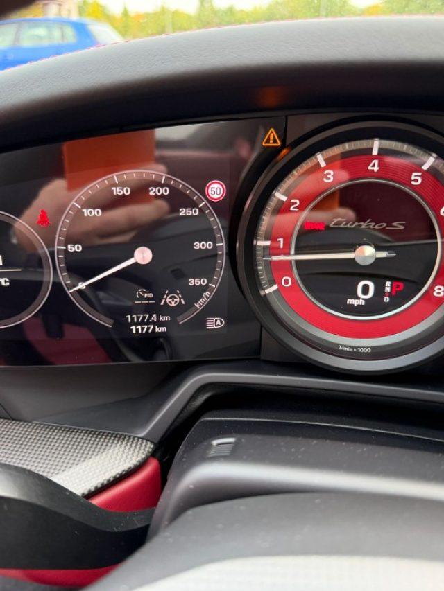 PORSCHE 911 Turbo S Coupé Asse Post Matrix Tetto special Color