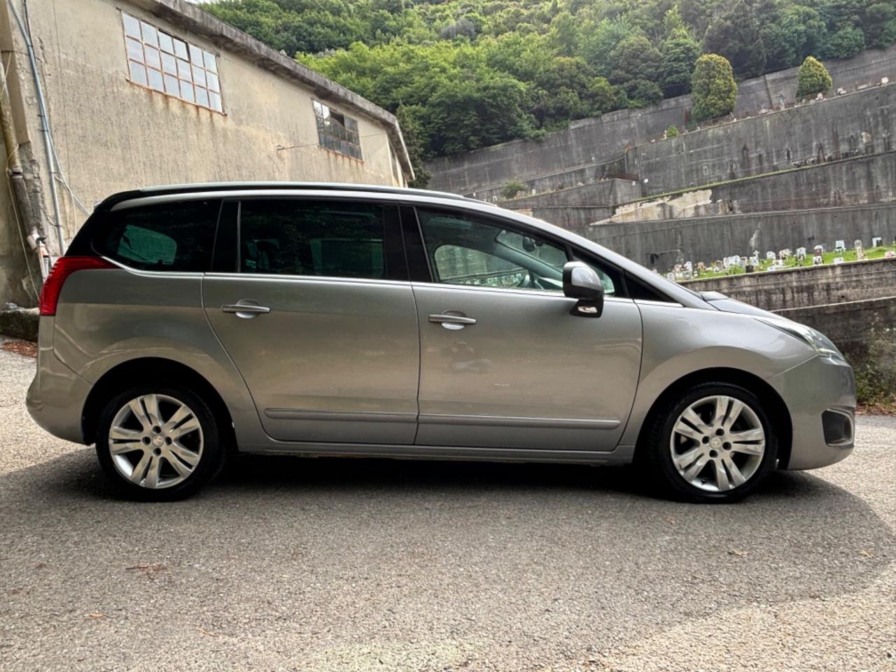 Peugeot 5008 2.0 HDi 150CV Allure