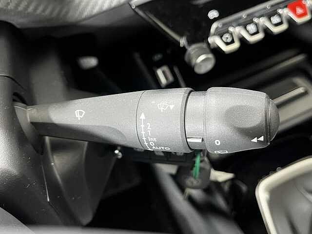Peugeot 2008 PureTech 100 S&S Allure KM ZERO
