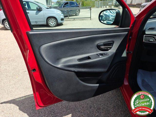 LANCIA Ypsilon 1.2 69 CV 5 porte Gold