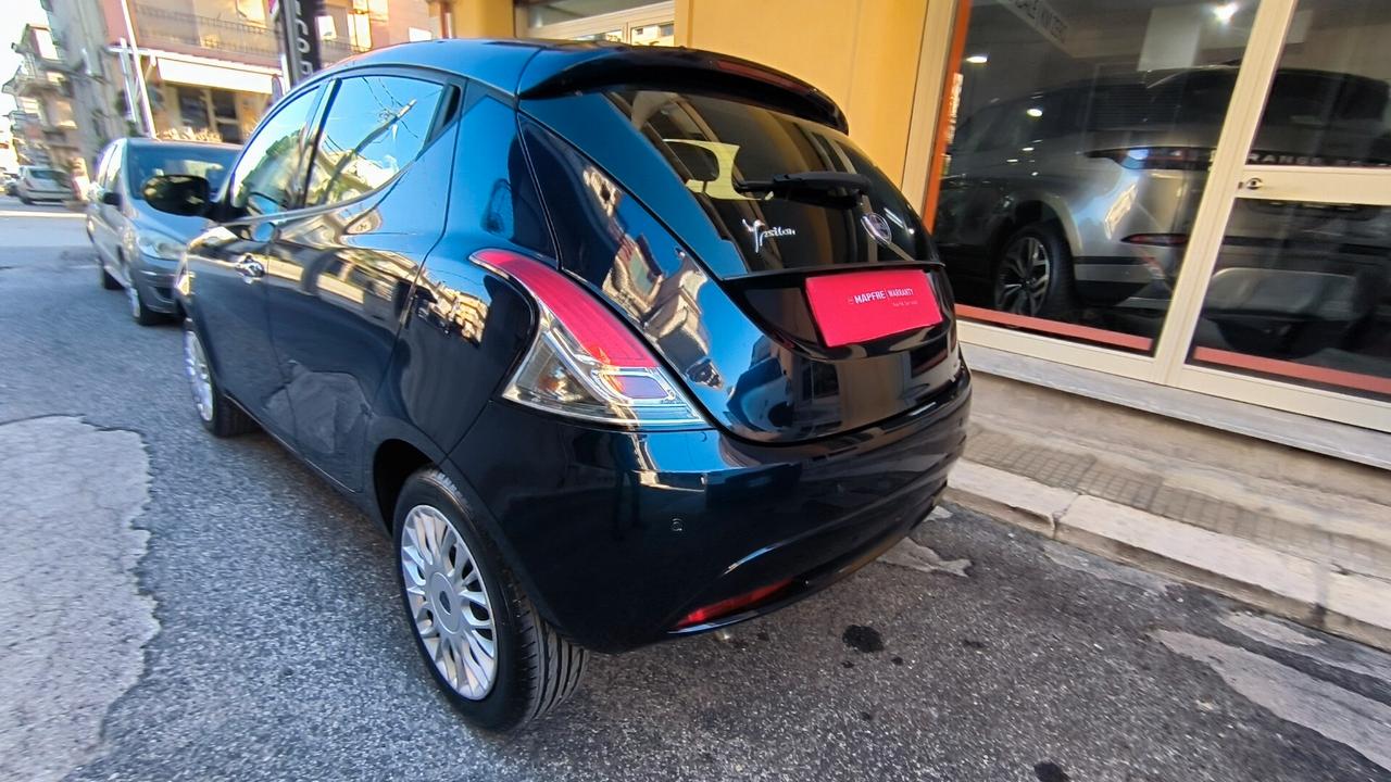 Lancia Ypsilon 1.2 69 CV 5 porte Silver