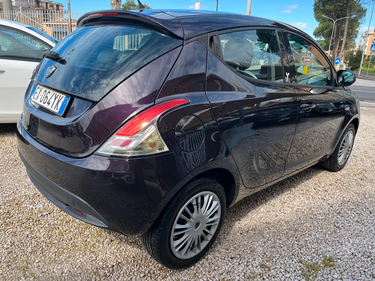 Lancia Ypsilon 1.2 69 CV 5 porte GPL DI SERIE KM CERTIFICATI