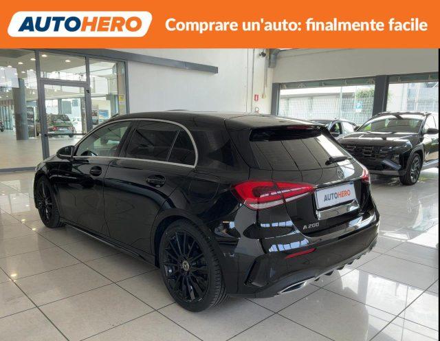 MERCEDES-BENZ A 200 Premium