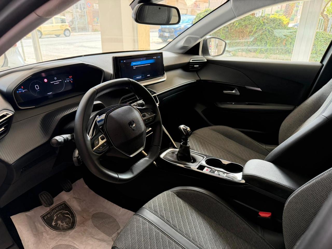 Peugeot 208 1.2 100CV Allure