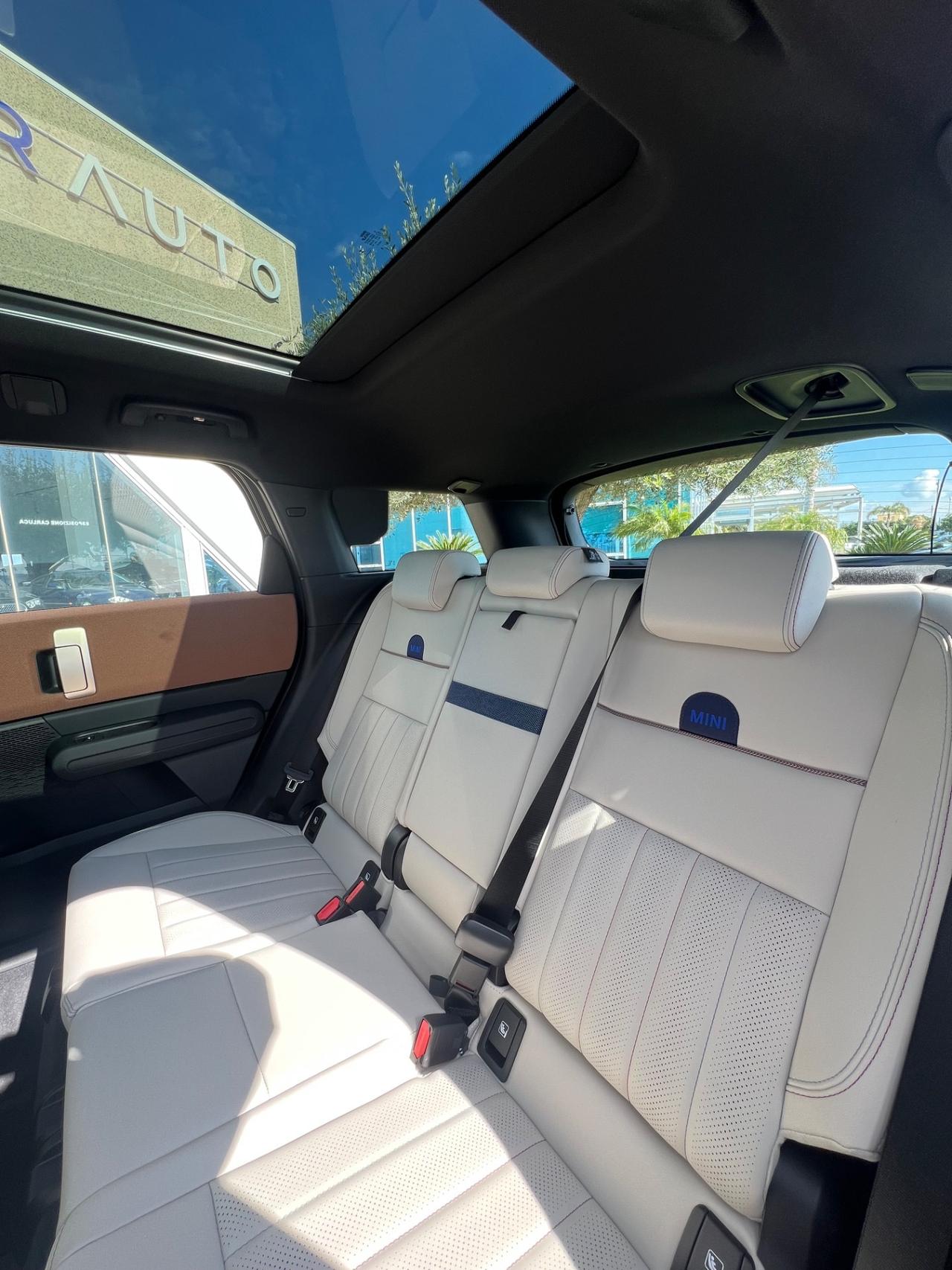 Mini Cooper D Countryman Favoured Possibilià noleggio no scoring