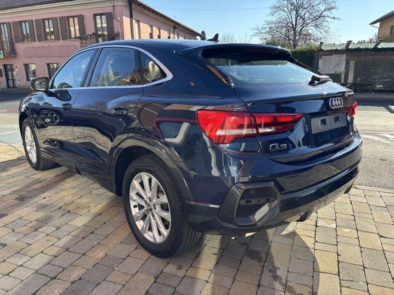 Audi Q3 35 TFSI LED-PELLE-NAVI-18"