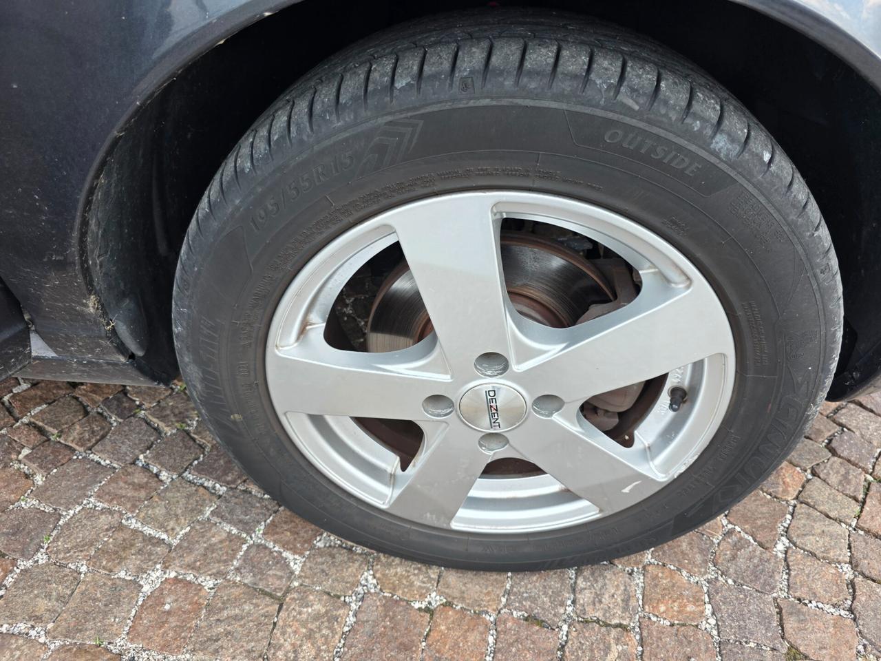 Lancia Ypsilon 1.3 Multijet 16V con 209.000km Neopatentati ok