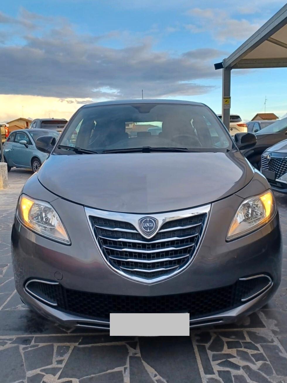 Lancia Ypsilon 1.2 69 CV 5 porte S&S Platinum