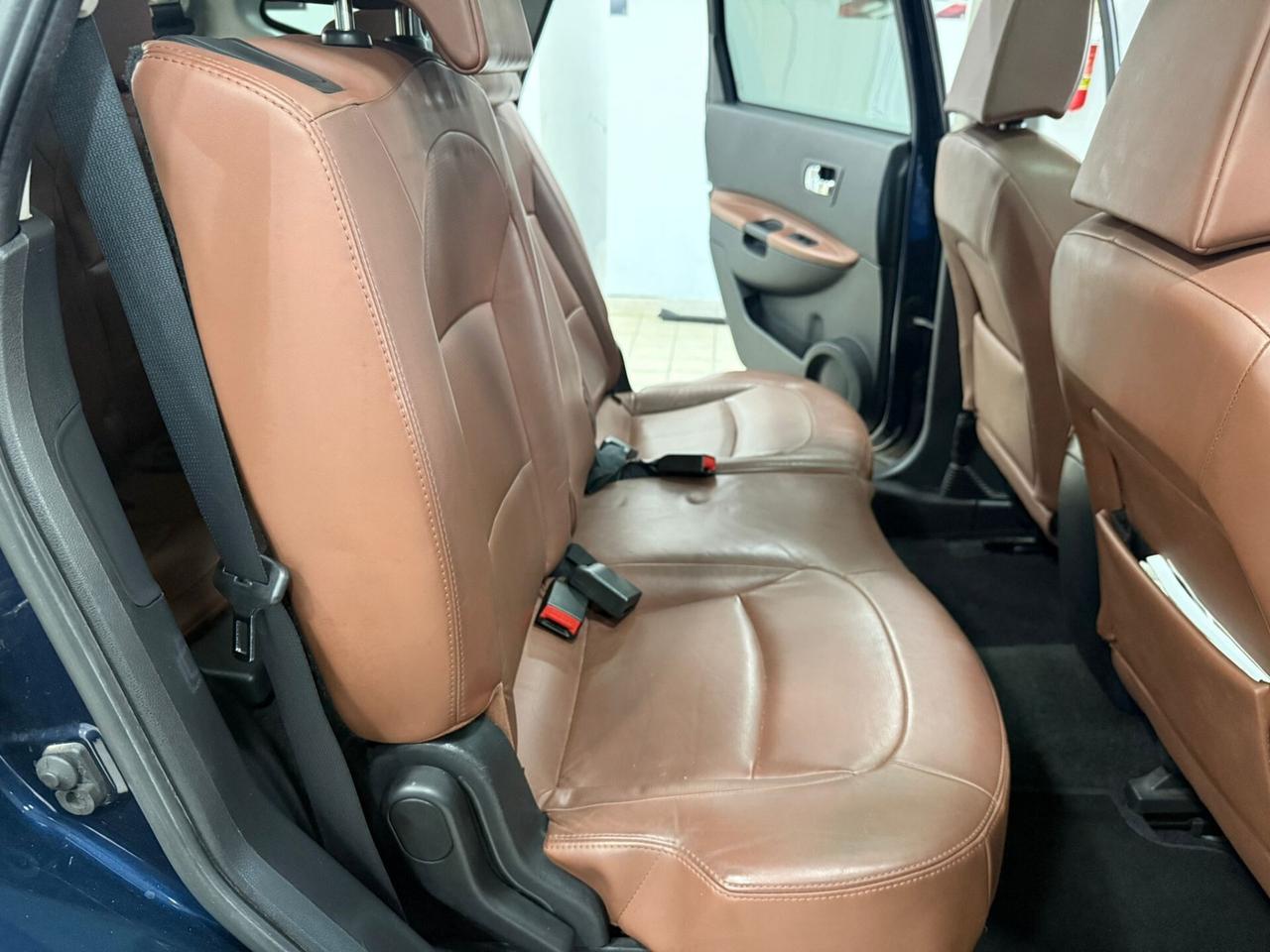 Nissan Qashqai 2.0 4x4 auto 7 posti tetto