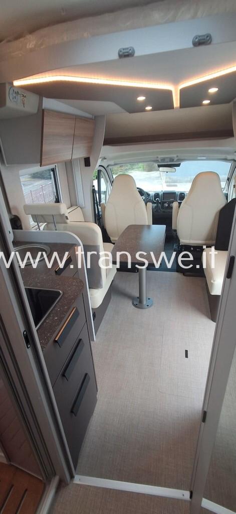Bürstner B66 732TD Letto centrale nautico con cambio automatico