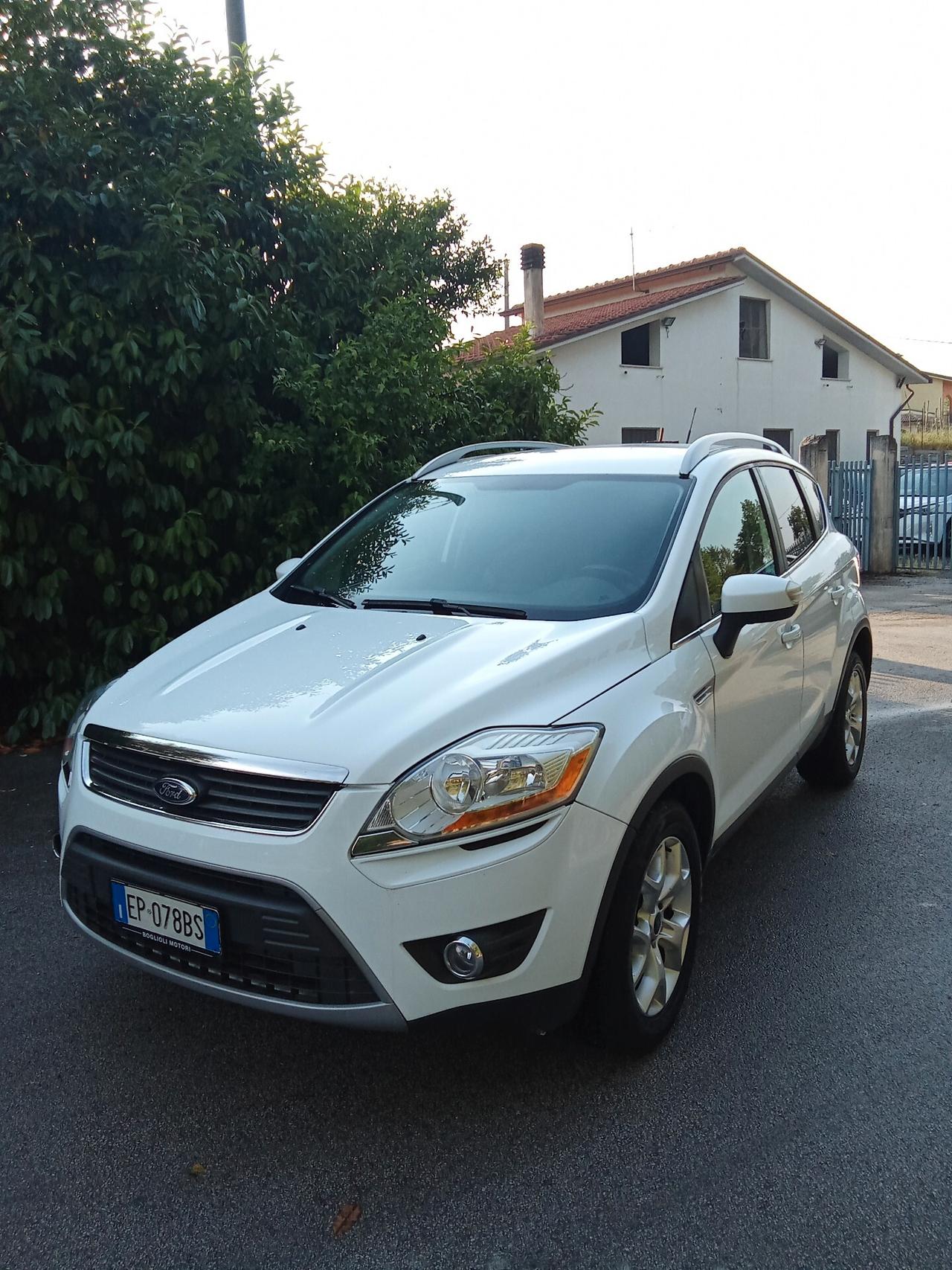 Ford Kuga 2.0 TDCi 140 CV 012