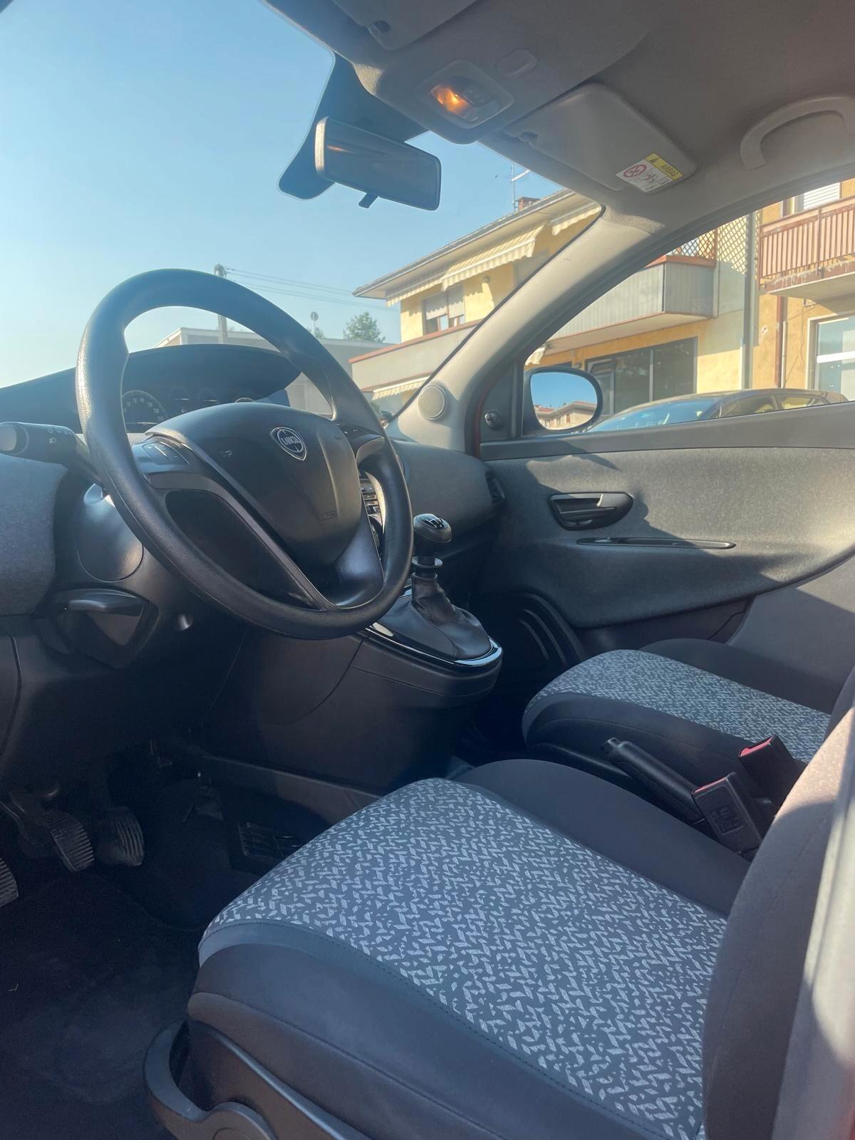 Lancia Ypsilon 1.0 Hybrid Silver – 2021 | 67.561 km | Neopatentati