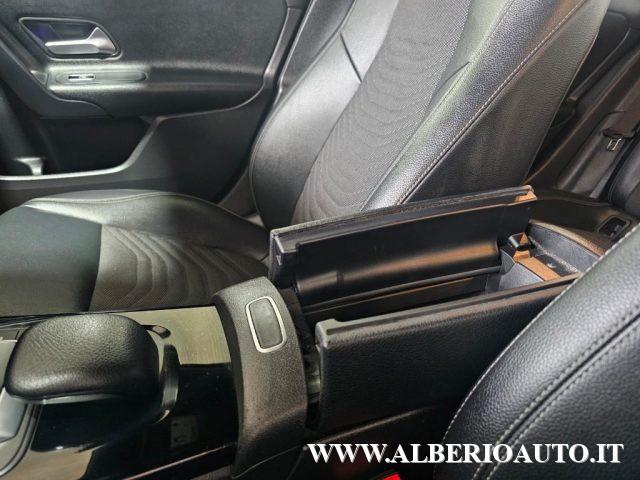 MERCEDES-BENZ A 180 d Automatic Business Luci Ambient