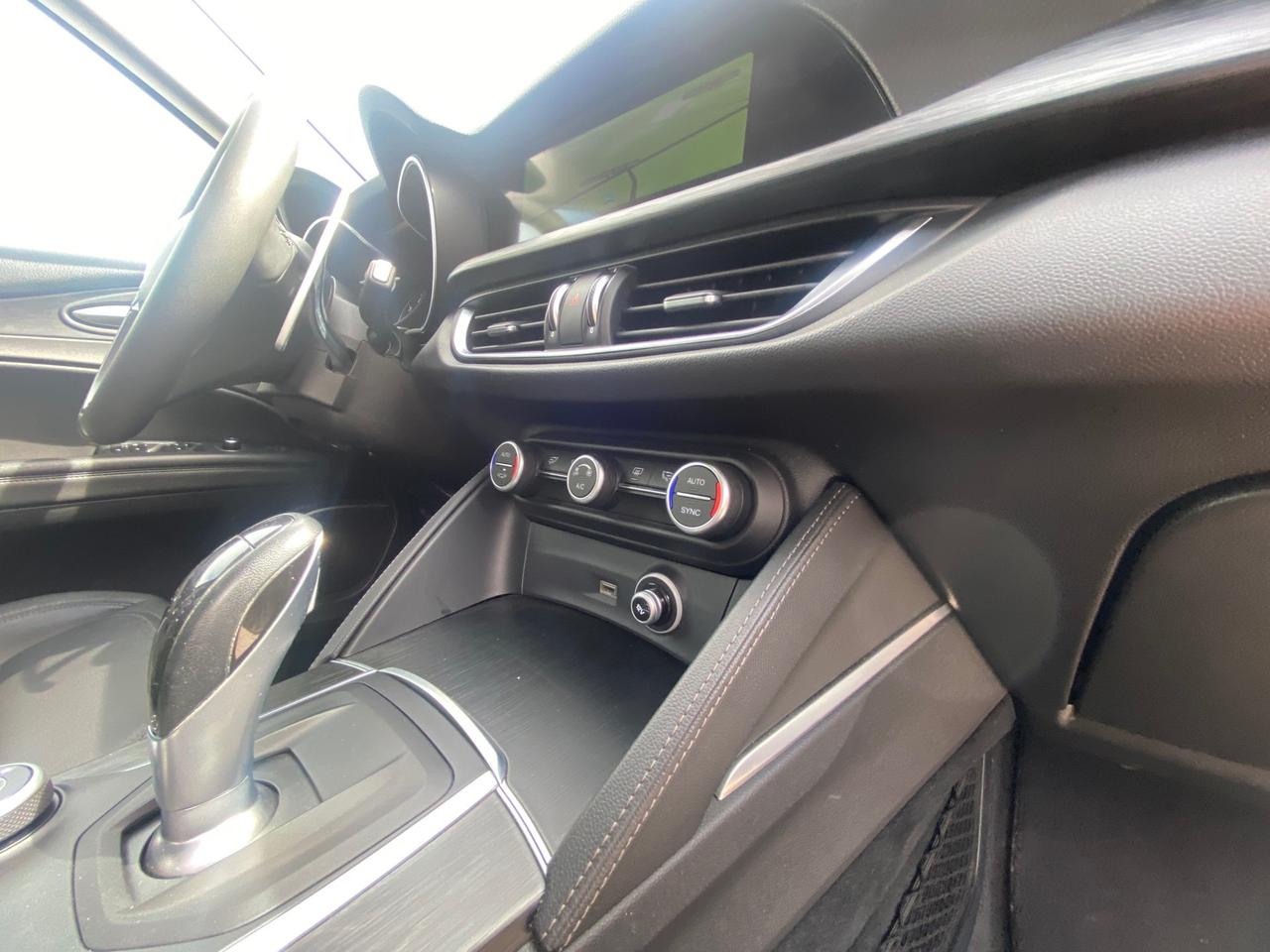 Alfa Romeo Stelvio 2.2 Turbodiesel 180 CV AT8 RWD Super