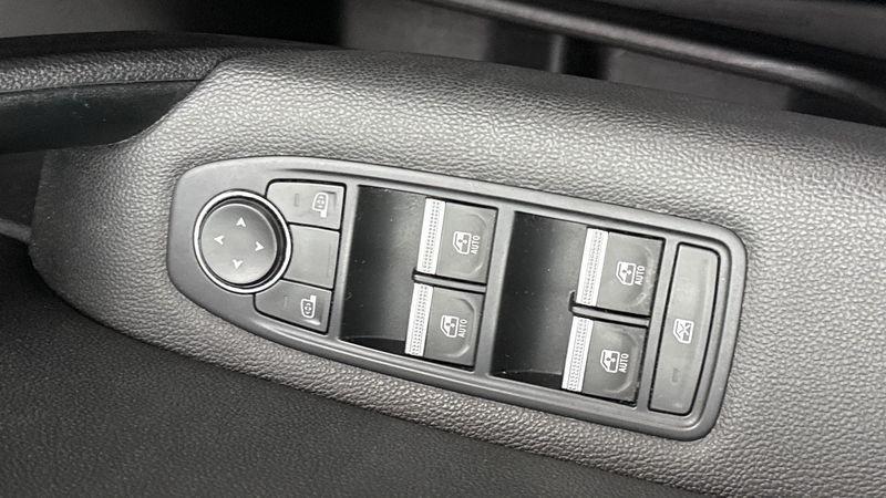 Renault Captur 1.6 E-Tech hybrid Techno Fast Track 145cv auto