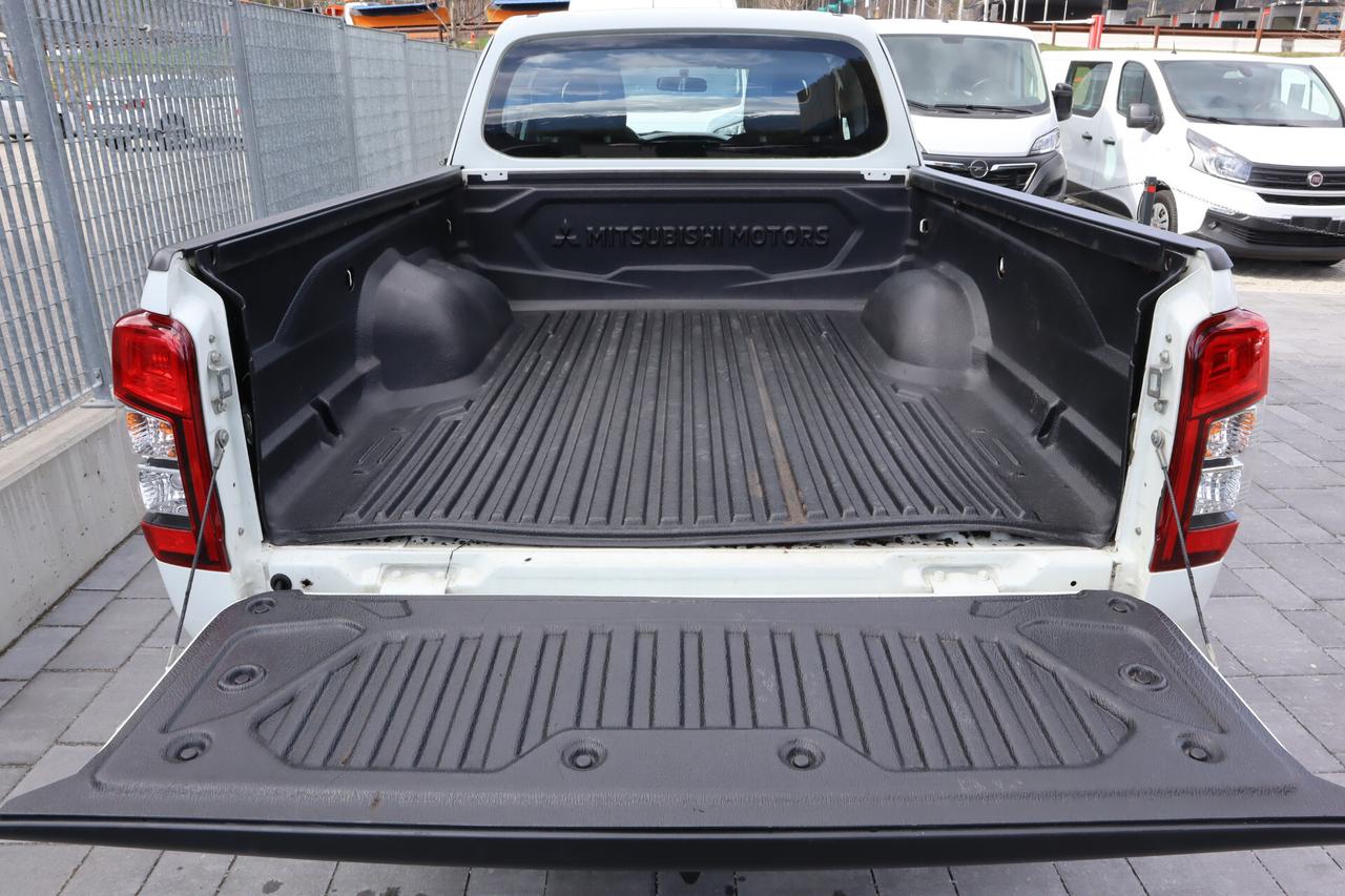 Mitsubishi L200 Club-Cab Gancio SOLO 36.000KM!