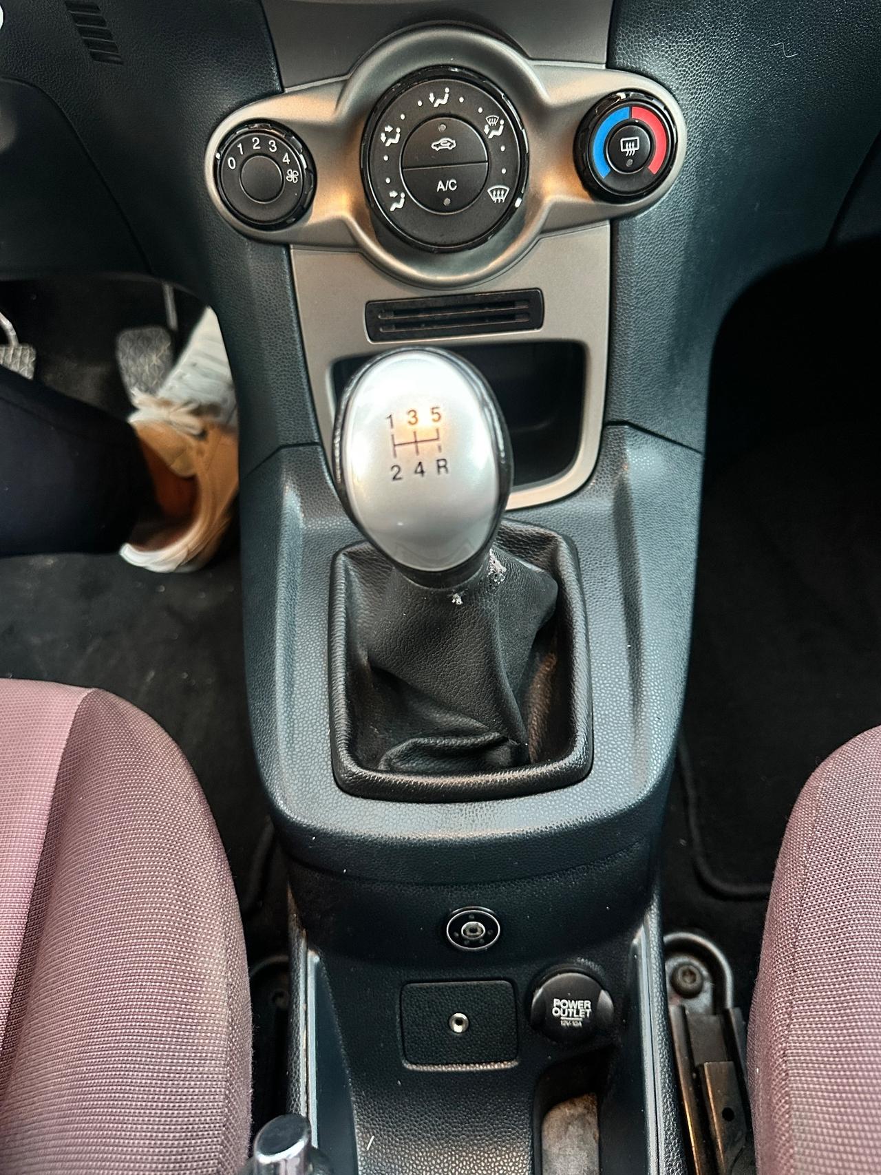 Ford Fiesta 1.4 5 porte Bz.- GPL Titanium