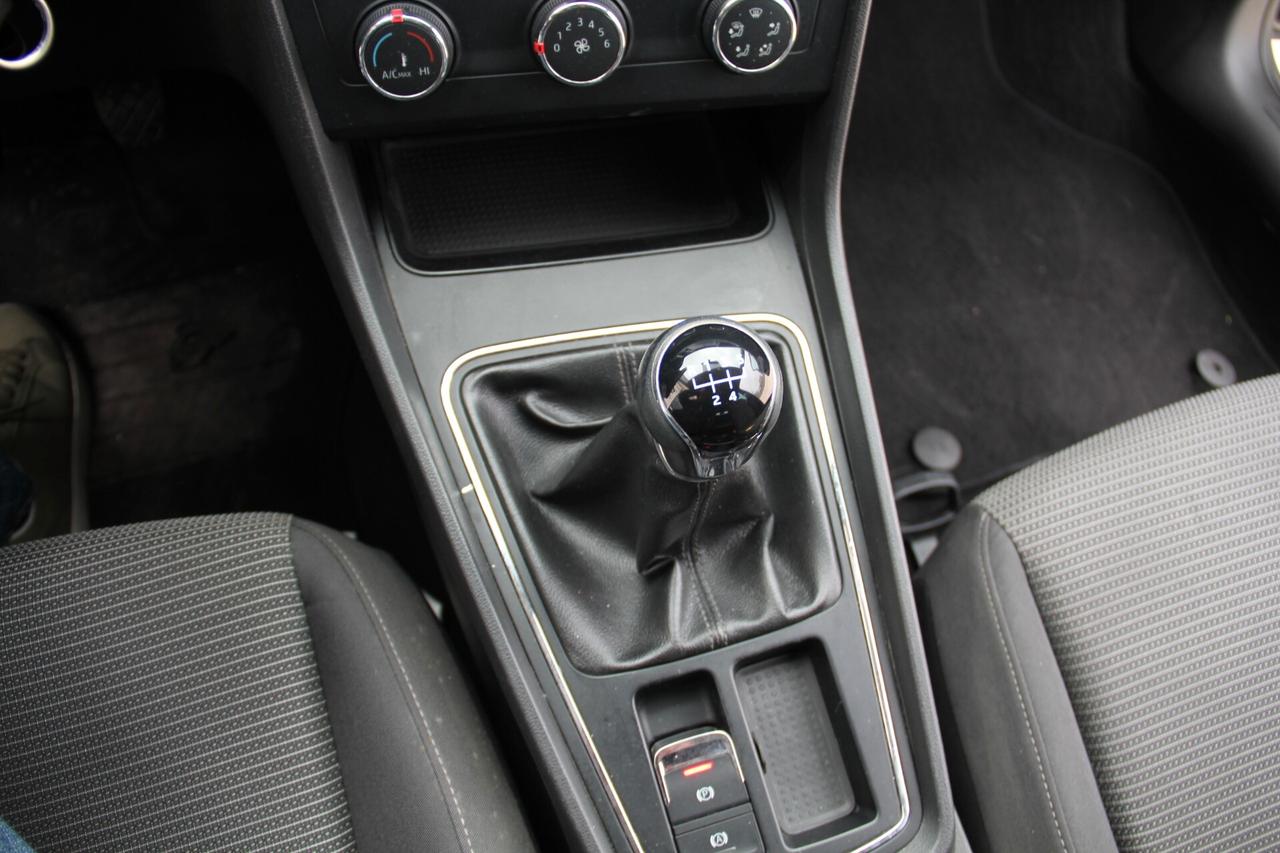 Seat Leon 1.6 TDI ST Style (KW 85 CV 115 Neopatentati)