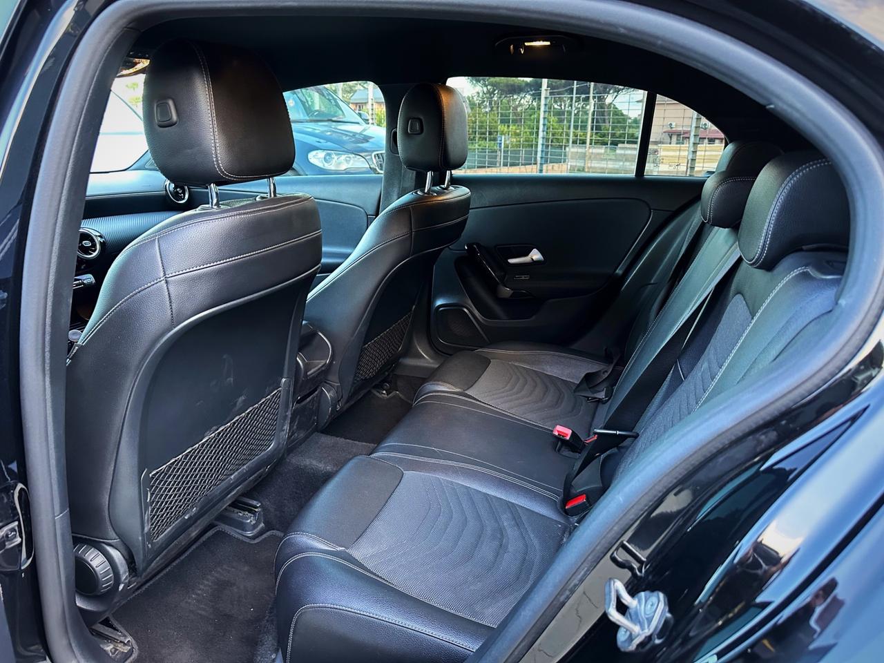 Mercedes-benz A 180 A 180 d Automatic Sport Motore con 15.000 km Garanzia 12 Mesi