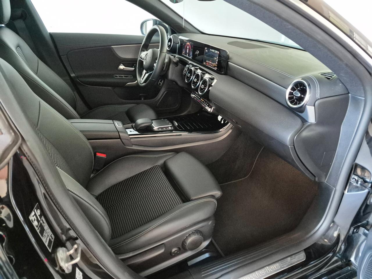 Mercedes-Benz CLA 200 D SHOOTING BRAKE SPORT AUTOMATICA LED NAVI CARPLAY RETROCAM. V. PRIVACY CLIMA AUTO 1 PROPRIETARIO