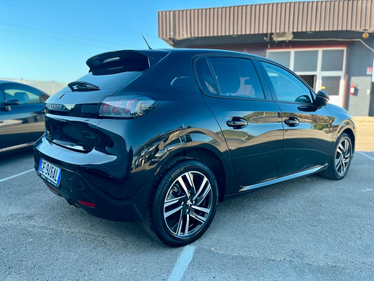 PEUGEOT 208 1.5 BlueHDi 100CV Allure Pack – AUTOCARRO N1