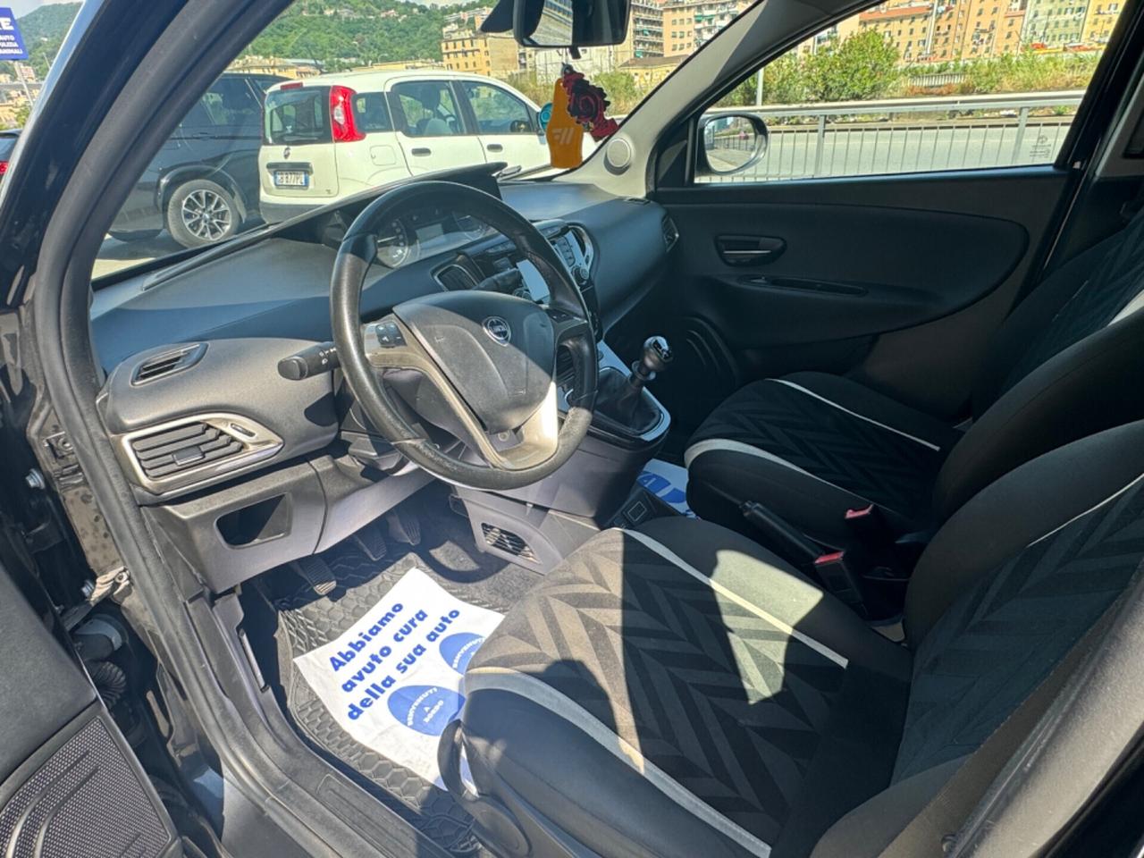 Lancia Ypsilon 1.2 69 CV 5 porte Platinum 2016