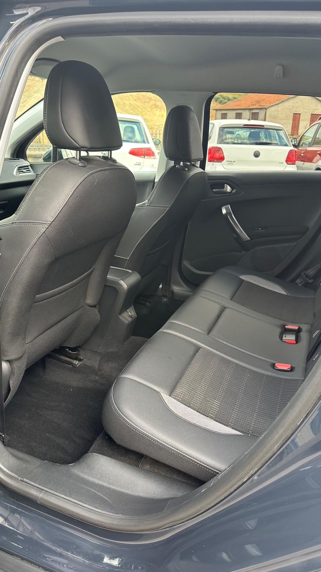 Peugeot 2008 BlueHDi 100 S&S Allure
