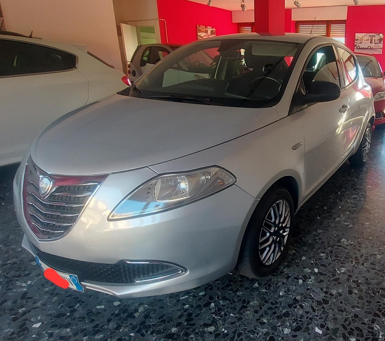 Lancia Ypsilon 1.3 MJT 16V 95 CV 5 porte S&S Silver