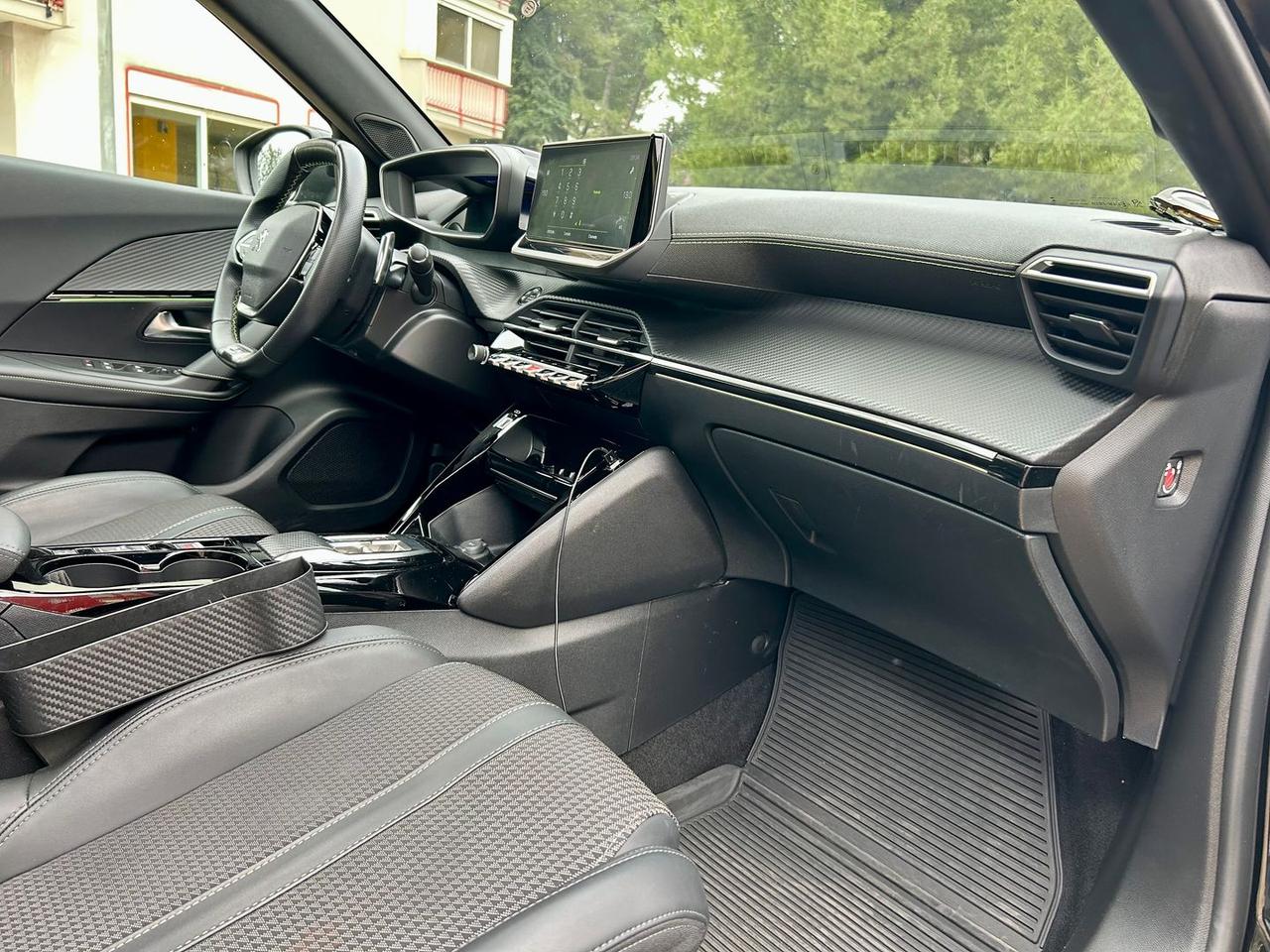 Peugeot 2008 GT 1.5 Blue HDI 130 #8906