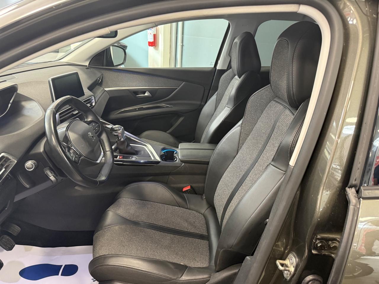 Peugeot 3008 BlueHDi 130 S&S Allure Manuale