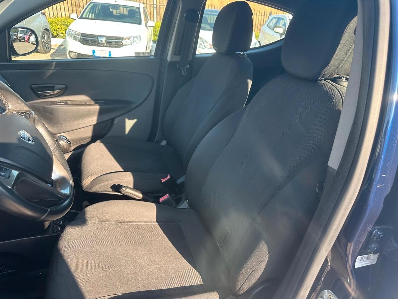Lancia Ypsilon 1.2 69 CV 5 porte Gold
