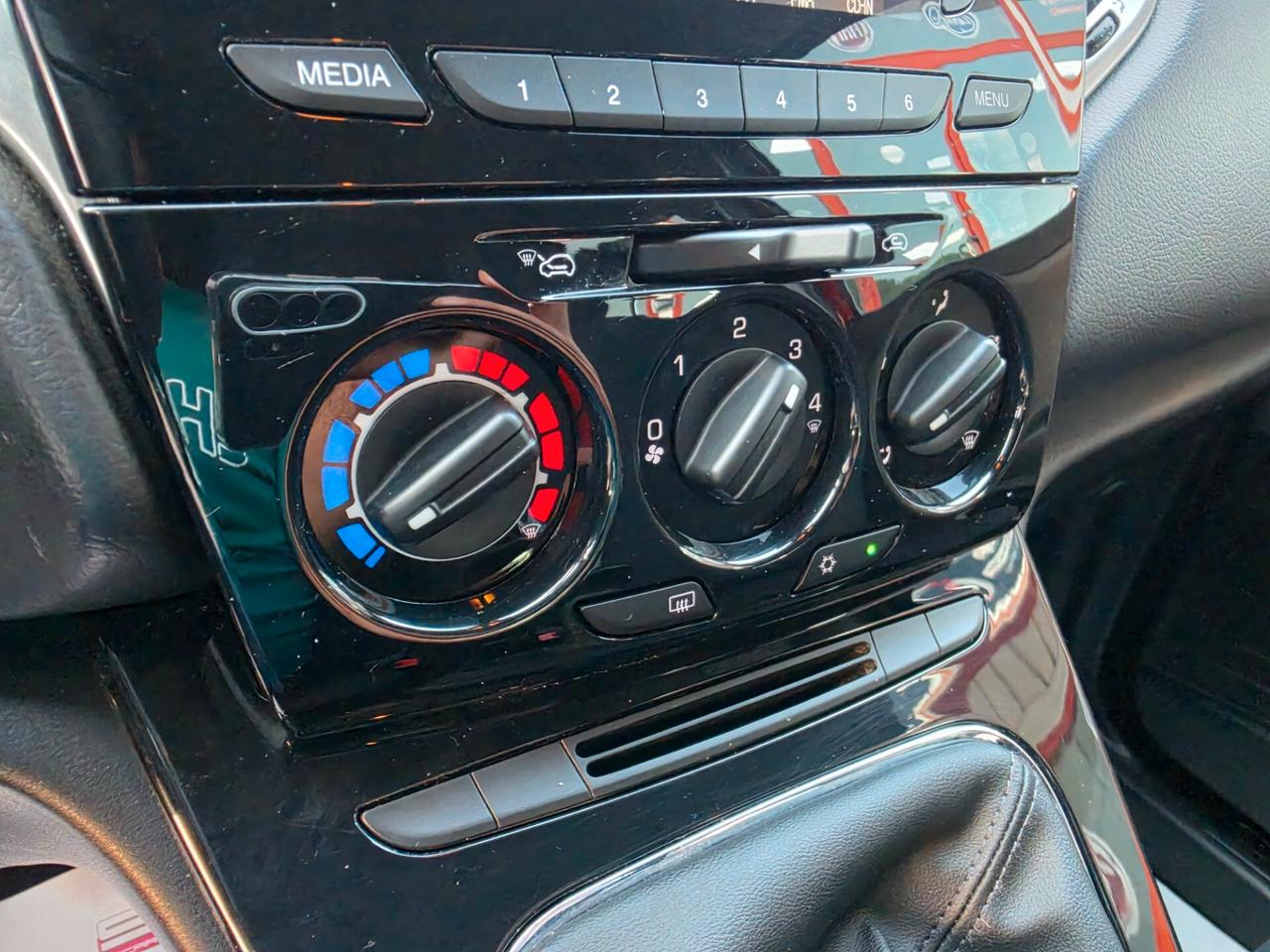 Lancia Ypsilon 1.2 benzina 01/2013 cv69