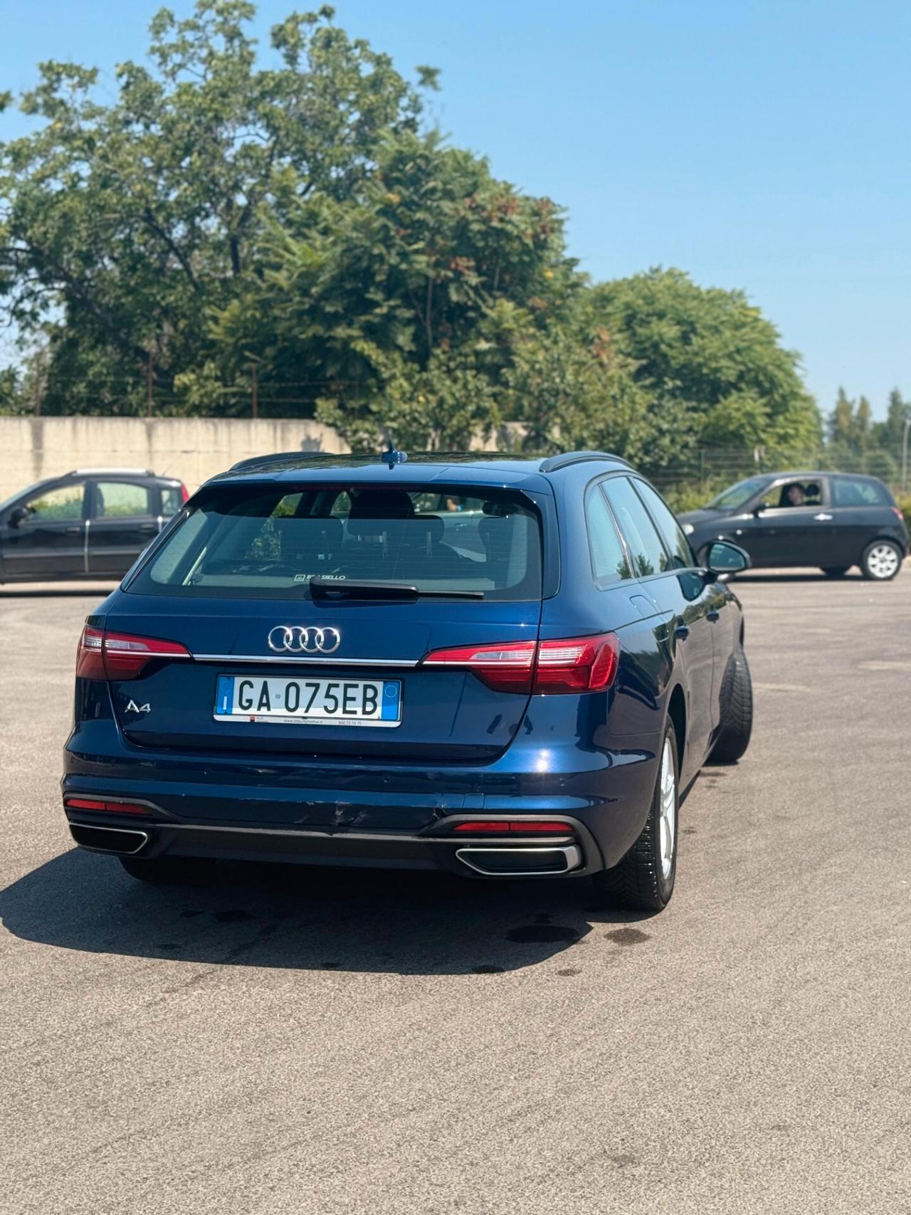 Audi A4 Avant S tronic Business Advanced km certificati